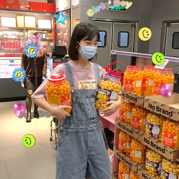 牛仔裤今年夏天买的，还挺新的。价格可商议