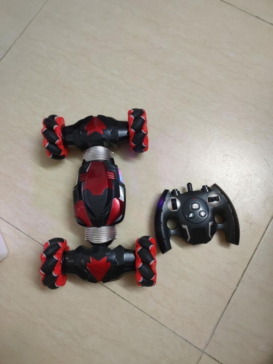 感应扭变车男孩特技攀爬遥控汽车充电四驱越野...