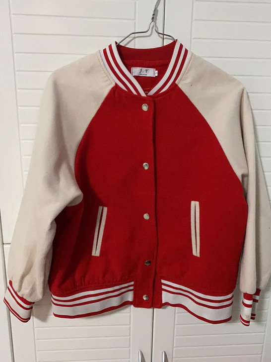 红白拼接棒球外套!100斤以内可穿。收到货...