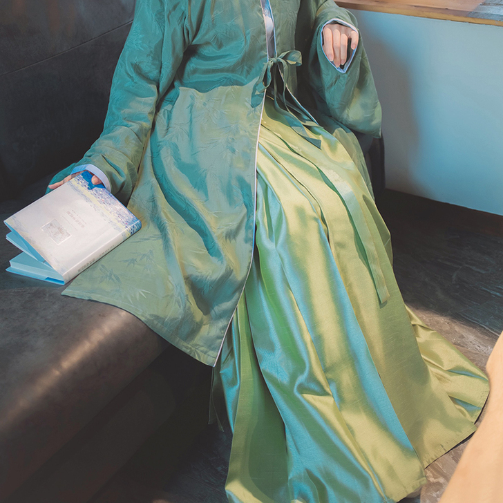 花無笔新款正品原创女汉服珠光马面流光素色马...