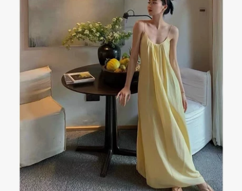 全新度假拍照吊带露背裙子，裙子偏大，适合平...