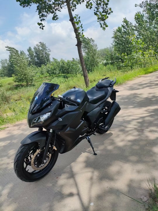 磨砂黑S款250地平线到货，九九新液晶表六...