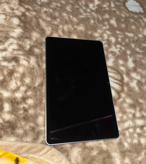 荣耀平板v6 白色  配件齐全 2499购...