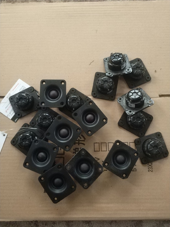 丹麦皮亚历士1寸高音喇叭，有十来个，成色见...