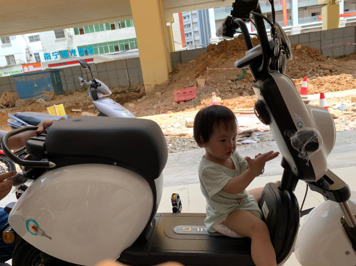 台铃新国标电动车九成新，自己到交警队上的正...