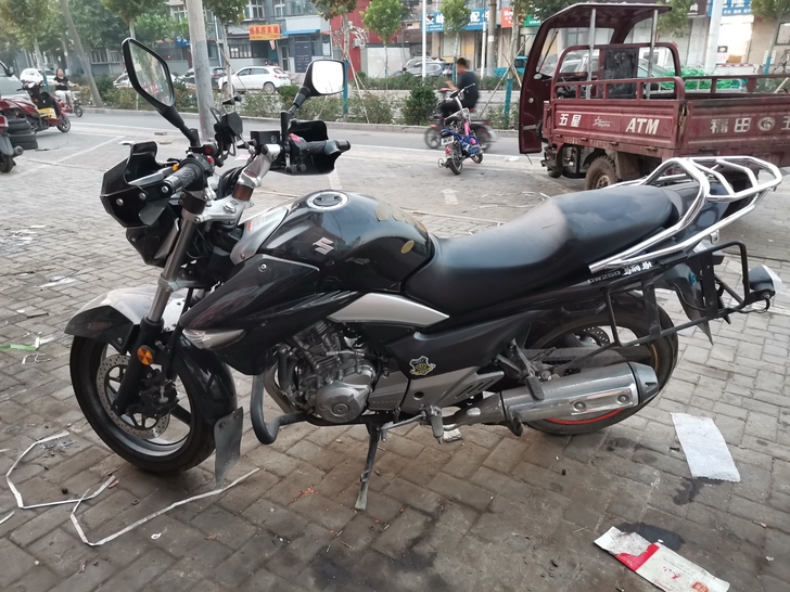 骊驰250摩托车，2012年个人的车，车况...