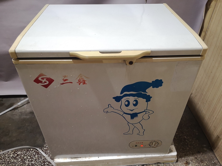 处理150立升冰柜,需自提,地址黄城沿河西路