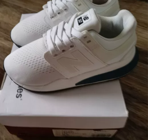 全新30码(内长18.5厘米，适合脚长17...