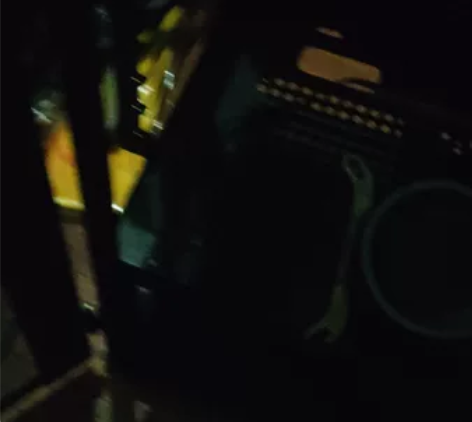 360水冷，机箱侧板是有的不过被窝不小心踩...