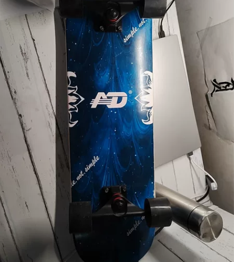 AD儿童滑板，新手快来，刚用三次，期间被卡...