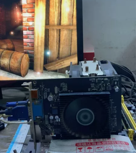 七彩虹730 便宜甩，拿去亮机！测试完好！...