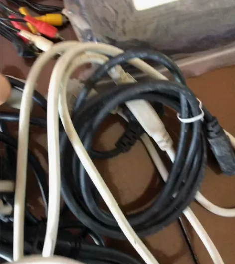 电脑主机电源线1根，5元，只有黑色了 感兴...