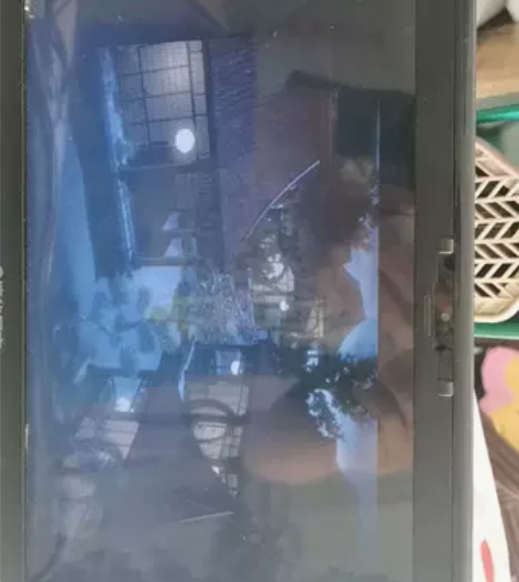 出一台清华同方的笔记本，带鼠标和充电器！成...