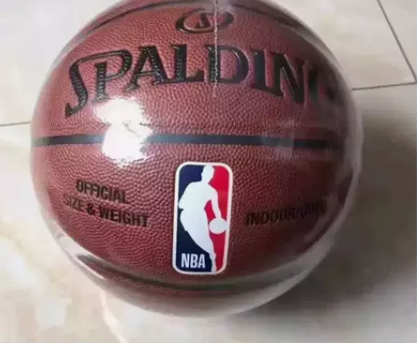 亏本出几箱斯伯丁篮球，全新未拆（内置防伪码...