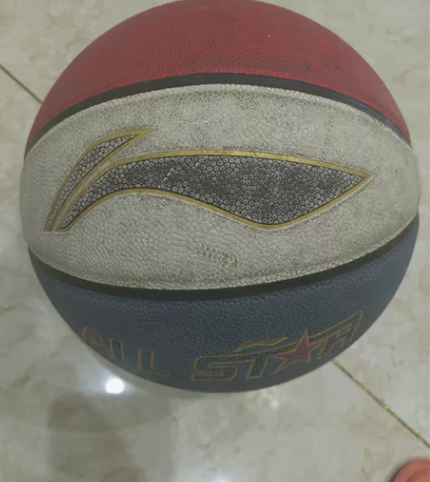 李宁篮球，八成新，喜欢的朋友可以聊聊 感兴...