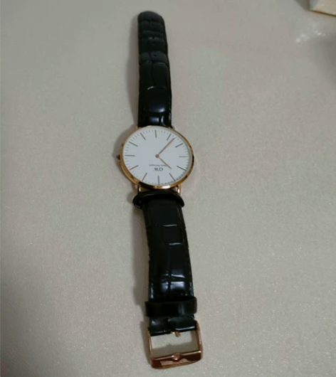DW正品男士手表  不是新的戴过  送饰品...