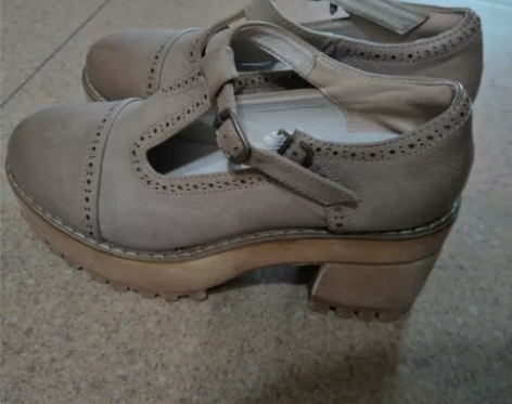 英伦布洛克雕花厚底防水台春秋扣带高跟单鞋女...