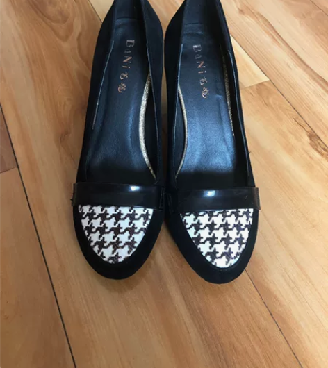 黑色羊皮女单鞋，9成新，跟高8cm. 38...