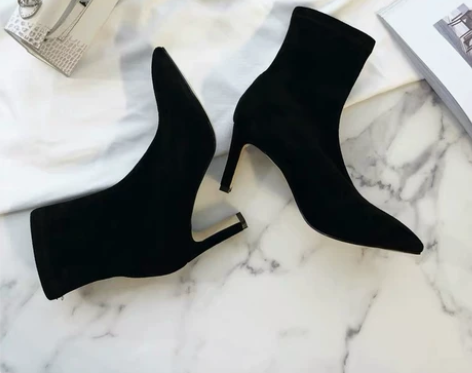 小脚，小码女鞋高跟靴，bb古的，33码。8...