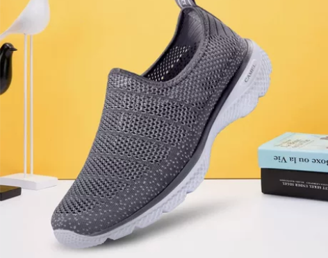 骆驼牌运动鞋透气缓压耐磨套脚低帮网面休闲鞋...