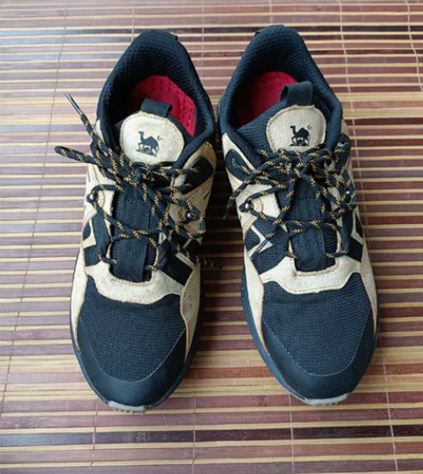 43码骆驼运动鞋        无开胶  ...