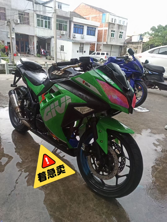 到店一台小忍者单杠250   95新。成色...