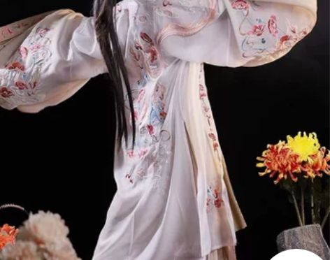 耀春家大袖衫，非常重工。 一次也没有穿过 ...