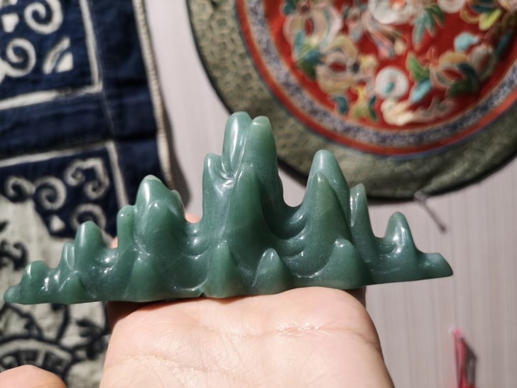 创汇期东陵玉山子，有点年份工艺还是延续清代...