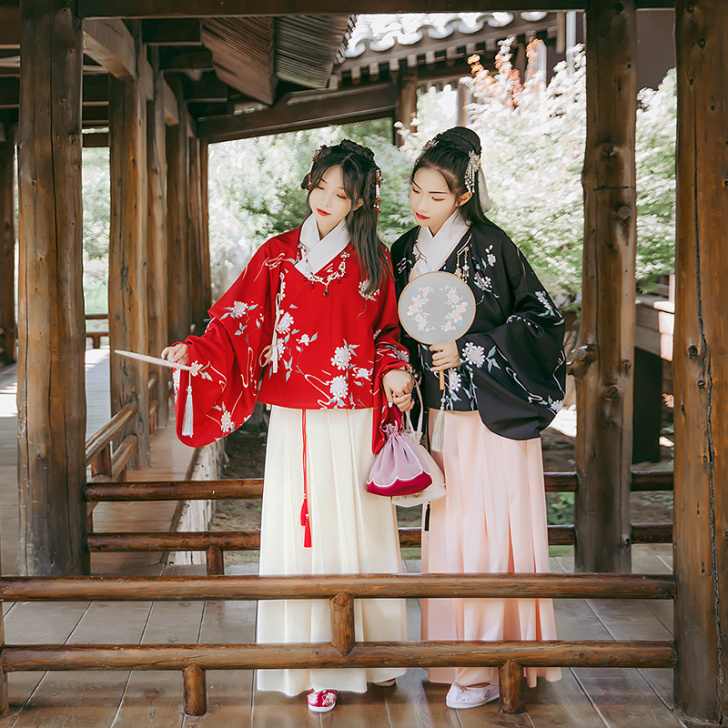 #汉尚华莲   #明制汉服  #汉服