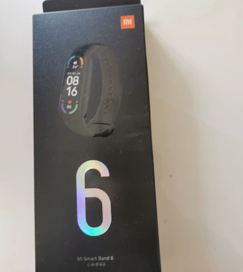 小米手环六，全新未用的 寄件时候下面胶贴被...