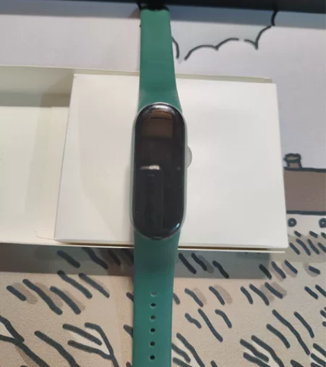 小米手环6nfc版 正常使用痕迹，屏幕有细...