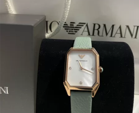 阿玛尼女士手表 9月15号买的 现在急需用...