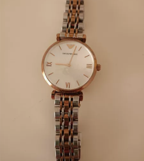 阿玛尼手表 感兴趣的话点“我想要”和我私聊...