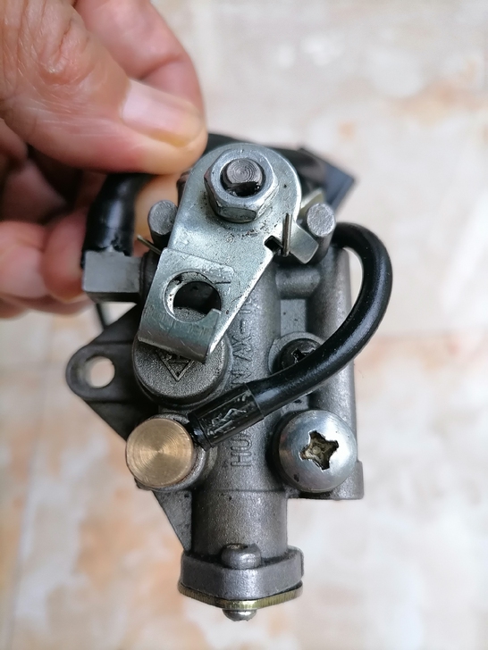 金城铃木AX100摩托车原车机油泵(金城、...