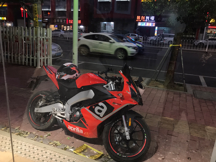 出18年1w8公里，