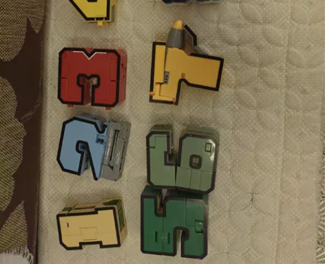 全套大号数字变形玩具,可组合成变形金刚,除...