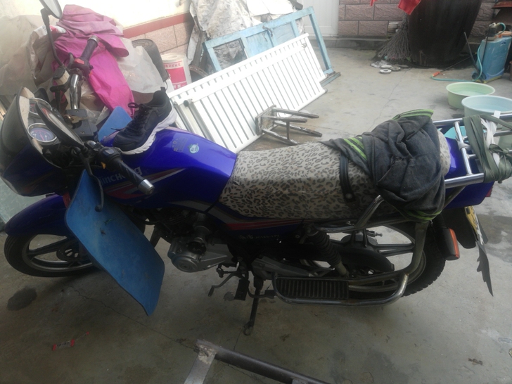 出售摩托车一台金城铃木摩托车出售，九成新，...