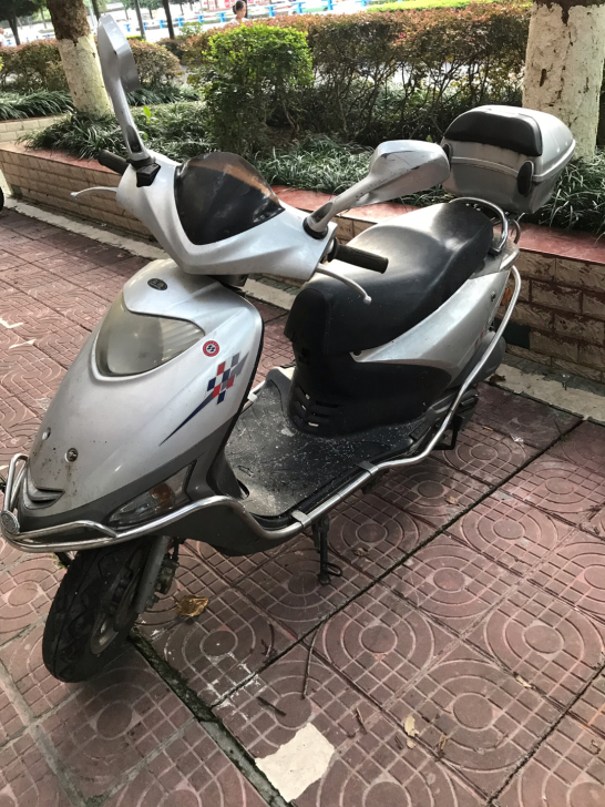 豪爵100T-3时尚之星踏板车拆配件卖，需...