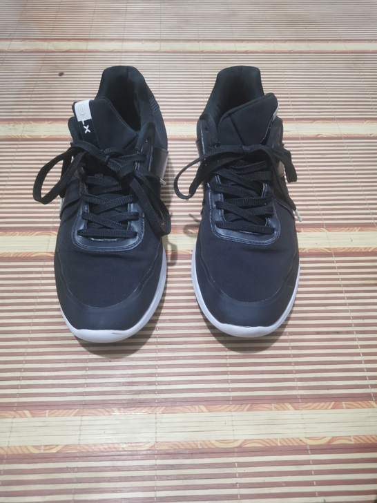 二手男鞋,特步运动鞋43码 鞋子保证正...