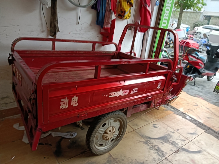 有手续发票,乐山二手三轮车专买,收售,安装棚