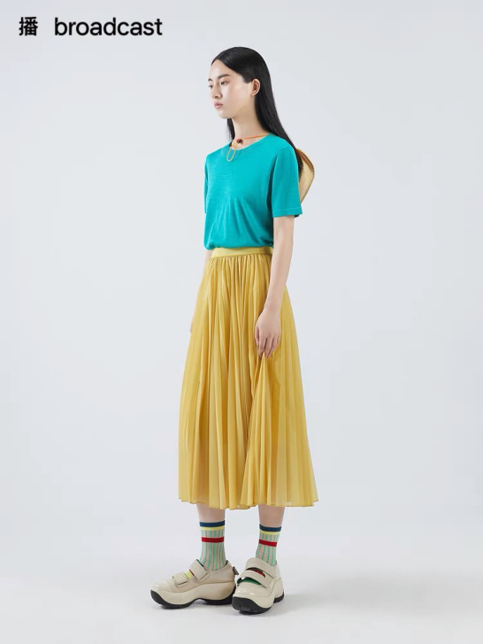 播2021秋季新款休闲百褶长半裙通勤文艺素...