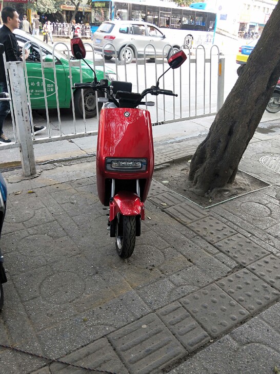 全新的电动车，厂家直销，一台也是批发价，液...