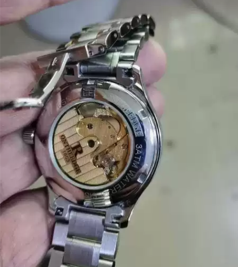 全新的机械手表，自动发条，公司年底福利数量...