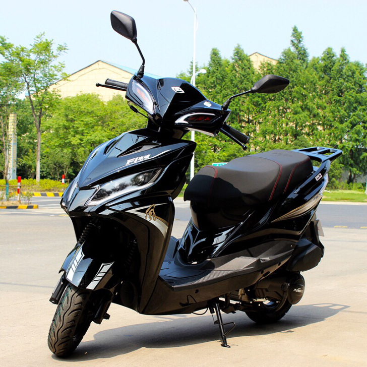 日本铃木150踏板,放了一段时间没骑。整整...