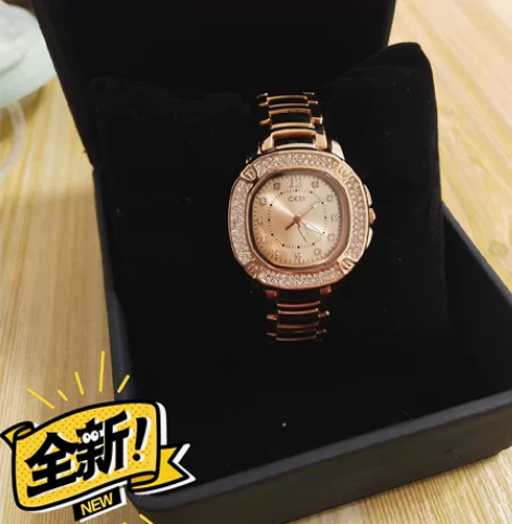全新满天星金色手表 感兴趣的话点“我想要”...