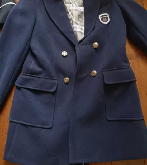 鲁能巴蜀校服，呢大衣，只穿过一次，160 ...