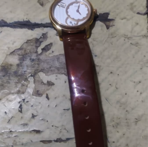 飞亚达手表，保证正品。九成新，喜欢就留言吧...