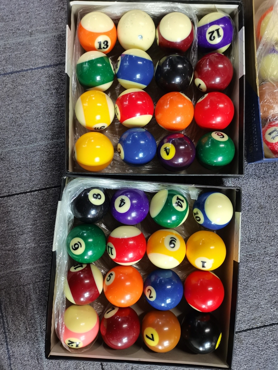 球房自用台球,一共6套