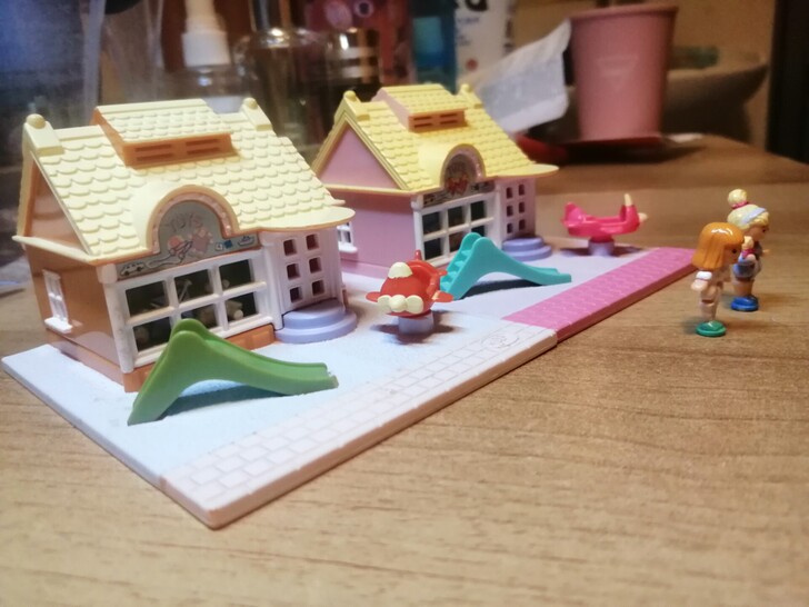 polly pocket玩具屋齐全，出售的...