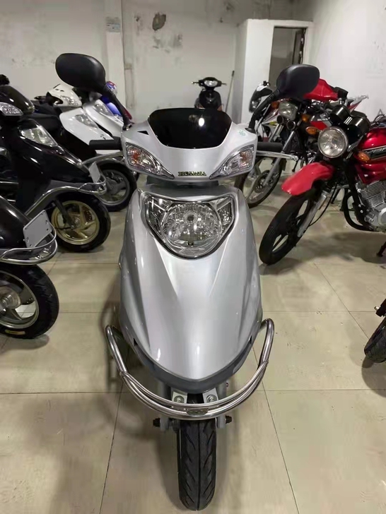 二手摩托车踏板车五羊本田电喷款三代新款小公...